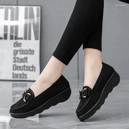 Casual Shoes Luxury Women Designer Flat Sneakers Suede Leather Slip On Moccasins Loafers Chaussures Femme