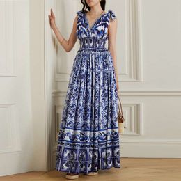 womens blue and white porcelain ethnic print suspender V-neck sleeveless long womens vacation style dress 240403