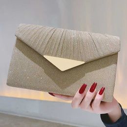 Bags Envelope Temperament Evening Dress Mom Wedding Handheld Bag Womens Diagonal Straddle Chain Handbag heart purse designer