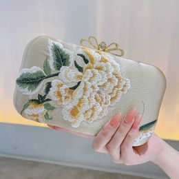 Bags Golden Peony Cheongsam Handbag Small Square Embroidery Banquet Dinner Wedding Bag luxury purses designer handbags