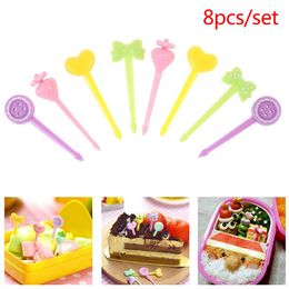 Forks 8Pcs/Set Animal Fruit Fork Grade Plastic Mini Cartoon Kids Cake Toothpick Bento Lunch Accessories Party Decor