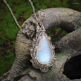 Pendant Necklaces Ladies Elegant And Romantic Drop Shape Moonstone Lace Pattern Necklace Collarbone Chain Party Daily Jewelry Gift