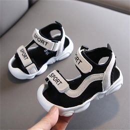 Mode barn sandaler pojke flickor tofflor sommar icke-halk mjuk bekväma småbarn baby skor söta barn sportsko storlek 15-25