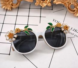 Sunglasses Brand Baroque Women 2024 Diamond Rhinestone Leaf Sun Glasses UV400 Ladies Shades Gafas Feminino Party