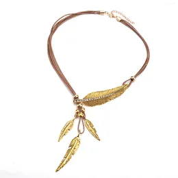 Pendant Necklaces Leaf Feather Necklace Stylish Costume Matching Jewelry For Woman Daily