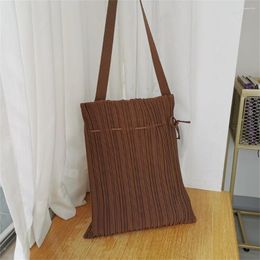 Shopping Bags 2024 Knitting Shoulder Simple Niche Design Casual Tote Fold Bucket Bag Wool Drawstring Female Travel Handbag