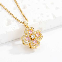 Fashion Designer Pendant Necklaces New Four Leaf Grass Copper Zirconium Pendant for Womens Korean Edition with Zircon Spinning Lucky Grass Pendant Necklace