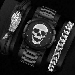 Entdecken Sie ein neues stilvolles großes Zifferblatt, einen coolen Schädelkopf, trendige Herrenuhr, Business Dark Style Quartz Watch