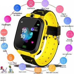 Wristbands Q12 Children Smart Watch SOS Phone Call Insert Card 2G Waterproof Remote GPS Locator Kids Smart Watch Android IOS Gift for Boys