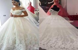 2019 Ball Gown Wedding Dresses Plus Size Lace Off Shoulder Bridal Gowns Custom Lace Appliques Sweep Train Bohemian Wedding Dress1239328