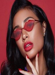 Novelty Metal Mouth Sunglasses XXOO Lips Shaped Sun Glasses Red Sexy Small Frame Sunglass 8 Colors Whole4811127