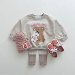 2023 Winter Baby Girls Cute Bear Print Sweatshirt Plus Velvet Thick Children Long Sleeve T Shirts Kids Boys 240323