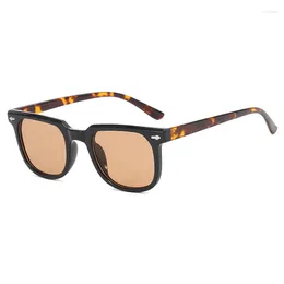 Sunglasses 2024 Trendy Vintage Square Women Ins Fashion Eyeglasses Men Luxury Rivets Streetwear Shades Eyewear UV400