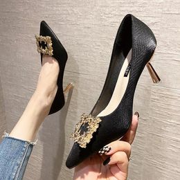 Dress Shoes Sexy Pointed Toe Fashion 2024 Women Summer Rhinestone Designer High Heels Outdoor Casual Party Sandals