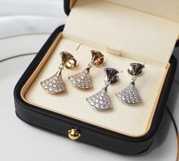 brand luxury skirt designer earrings stud for women 18K gold love heart pink shining crystal diamond pendant clovers earring earin8948850