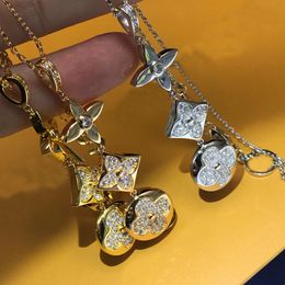 V brand luxury classic clover designer pendant necklaces geometry 18k gold elegant bling diamond shine crystal necklace jewelry birthday valentines day gift