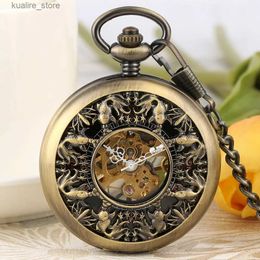 Pocket Watches Retro Charm Goldfish Design Mechanical Hand Roll Mens Pocket 30cm Pocket Chain White Pointer Roman Number dial L240402