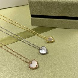 Fashionable Women's Necklace Clover Necklace Heart Necklace High Quality Mother Shell Pendant Necklace Stainless Steel Designer Necklace Gift