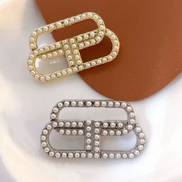 Fashion Letter B Brooches For Woman Designer Women Evening Party Brooch Pins Breastpin Lady Accessories Vintage Elegant Ouch Jewerlry Accessorie