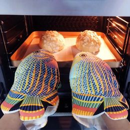 1Pc Colourful Fish Shape Oven Mitts Non-slip Anti-scalding Kitchen Glove Long Cotton Heat Resistant Baking Oven Mitten