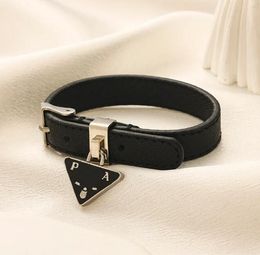 Luxury Bracelets Letter Jewelry Wristband Cuff Triangle Pendant Designer Simple Leather Bracelet Bangle Charm Wrist strap Women