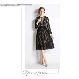 Dresses 2024 Casual Lace Embroidery Black For Woman O-Neck Vintage Evening Party Dress Bodycon Long Sleeve Autumn Runway