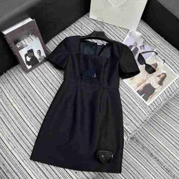 Basic & Casual Dresses Designer Early Spring New Vitality Cute Style Solid Color Square Neck Short Sleeves Short A-Line Dress E4AM