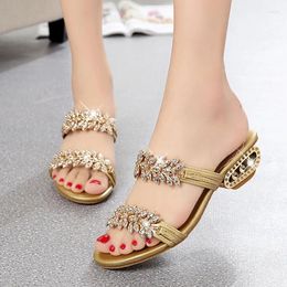 Dress Shoes 2024 Shiny Crystal Slippers Women Luxury Rhinestone Med Heels Sandals Woman Bohemian Gold Strange Heel Flip Flops Summer