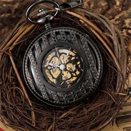 Pocket Watches Vintage Black Hollow Skeleton Mechanical Pocket Men Steampuk Hand Wind Pendant Clock Chain Arabic Numerals Dial for Gift L240402