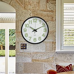 Nuovo orologio da parete retrò circolare 3D orologio da 12 pollici orologio scuro orologio silenzioso muro luminoso orologio da notte classico decorazione per la casa
