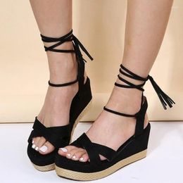 Dress Shoes Luxury Chain Fur Women High Heels Designer Brand Chunky Sandals Summer 2024 Sexy Pumps Ladies Wedding