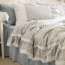 Bedding Sets Set Grid Rustic Fresh Flowers Print Lace Ruffle Duvet Cover Pillowcase Embroidery Bedspread Elegant Bed Skirt