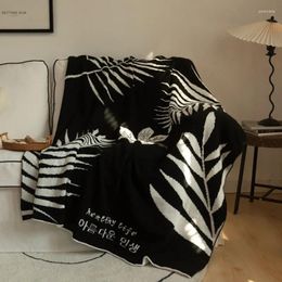 Blankets Nordic Light Luxury Sofa Blanket Black And White Leaves Knitted Air-conditioning Office Nap Bed Cover Warm Large Shawl