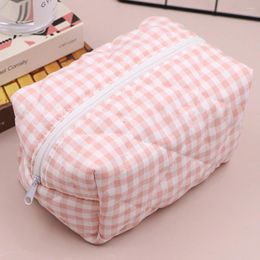 Cosmetic Bags Women Skincare Pouch Lightweight Quilted Chequered Makeup Bag Travel Case For Cosmetics Brushes Girl