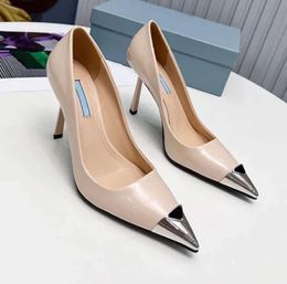 Dress Shoes Luxury Brands 2024 Designer Sandal High Heels Low Heel Black Brushed Leather Slingback Pumps Black White Patent Leathers 35-40 Fashion Shoes 233467