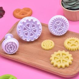 Baking Moulds 3Pcs Plastics Gear Shaped Cookie Cutting Mould Cake Maple Cutter Fondant For DIY