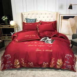 Bedding Sets 60 Pieces Satin Embroidered Cotton Wedding Four-Piece Set Bright Red Bed Sheet Quilt Cover