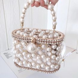 Luxury Designer Handbag Pearl Womens Handbag Purses For Women Hollow Out Wedding Clutch Bag Rhinestone Metal Evening Bags 240329