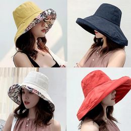Berets 2024 Women's Hat Bucket Panamanian Women Four Seasons Fisherman Big Brim Double-Sided Sun Visor C