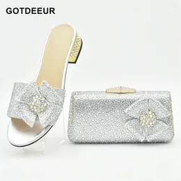 Dress Shoes 2024 Africa Shoe And Bags Set Decorated With Rhinestone Nigerian Women Party Pumps Wedding Bride Low Heels RhinestoneShoes
