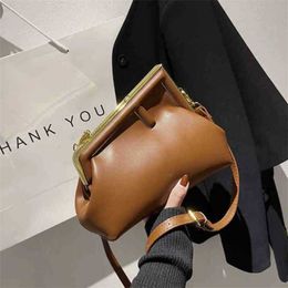 2024 New Designer womens crossbody shoulder bag summer tote off Metal clip buckle personalized simple messenger small and