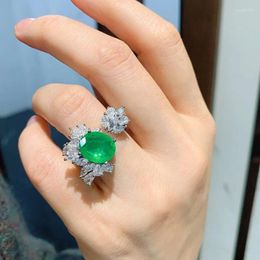 Cluster Rings Fashion Originality Silver 925 Inlaid Green Gemstone Engagement Ring Irregular Design Sense Luxurious Jewellery For Women