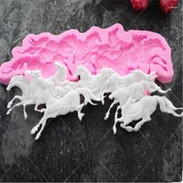 Baking Moulds DIY Eight Running Pony Horse Shape Silicone Cake Molds Fondant Sugar Kitchen Decor Tool