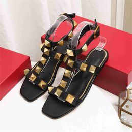 Summer popular Women's sandals 2024 fashion luxury brand business work leisure travel letter logo Women's high heels Men's flat shoes 24.4.6