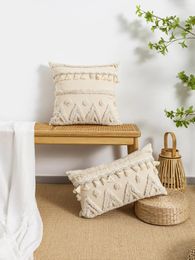 Pillow A Beige Triangular Dot Tassel Cover With European And American Style Tufting Technology Used For Sofas Beds Bedrooms