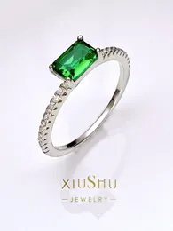Cluster Rings Desire High Carbon Diamond Inlaid With Green Artificial Emerald Small Rock Sugar Ring For Women's Daily Life 80 Points Compact