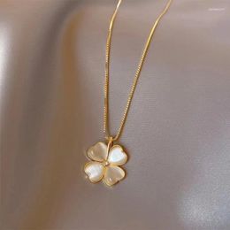Chains Exquisite Love Beautiful Flower Necklace Fashion Classic Geometric Niche Light Luxury Stainless Steel Clavicle Chain