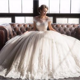 Dresses African Scoop Neck Ball Gown Lace Appliques Short Sleeves Wedding Dress Illusion Back with Button Wedding Gowns