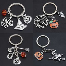 Keychains Lanyards 1pc Spider Web Charms Keyring Key Chain Pumpkin Ghost Enamel Metal Keychain Halloween Cosplay Accessories Gifts Q240403