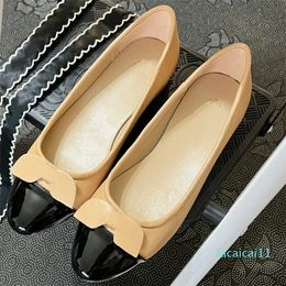 Spring New Pointed Flat Shoes Female Designer Customised Fibre Leather Casual Shoes Classic Leather Sole High Heels